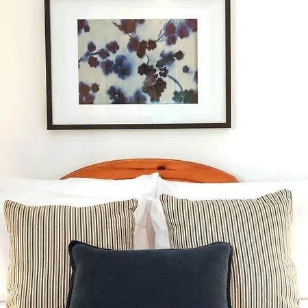 Escape To Paradise *