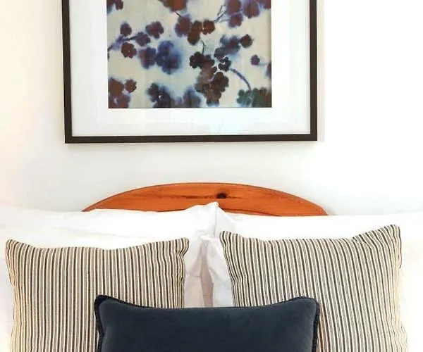 Escape To Paradise *